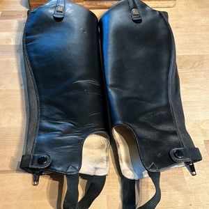 Cavallo half chaps black leather fully leather lined,zipper w/stretch fabric